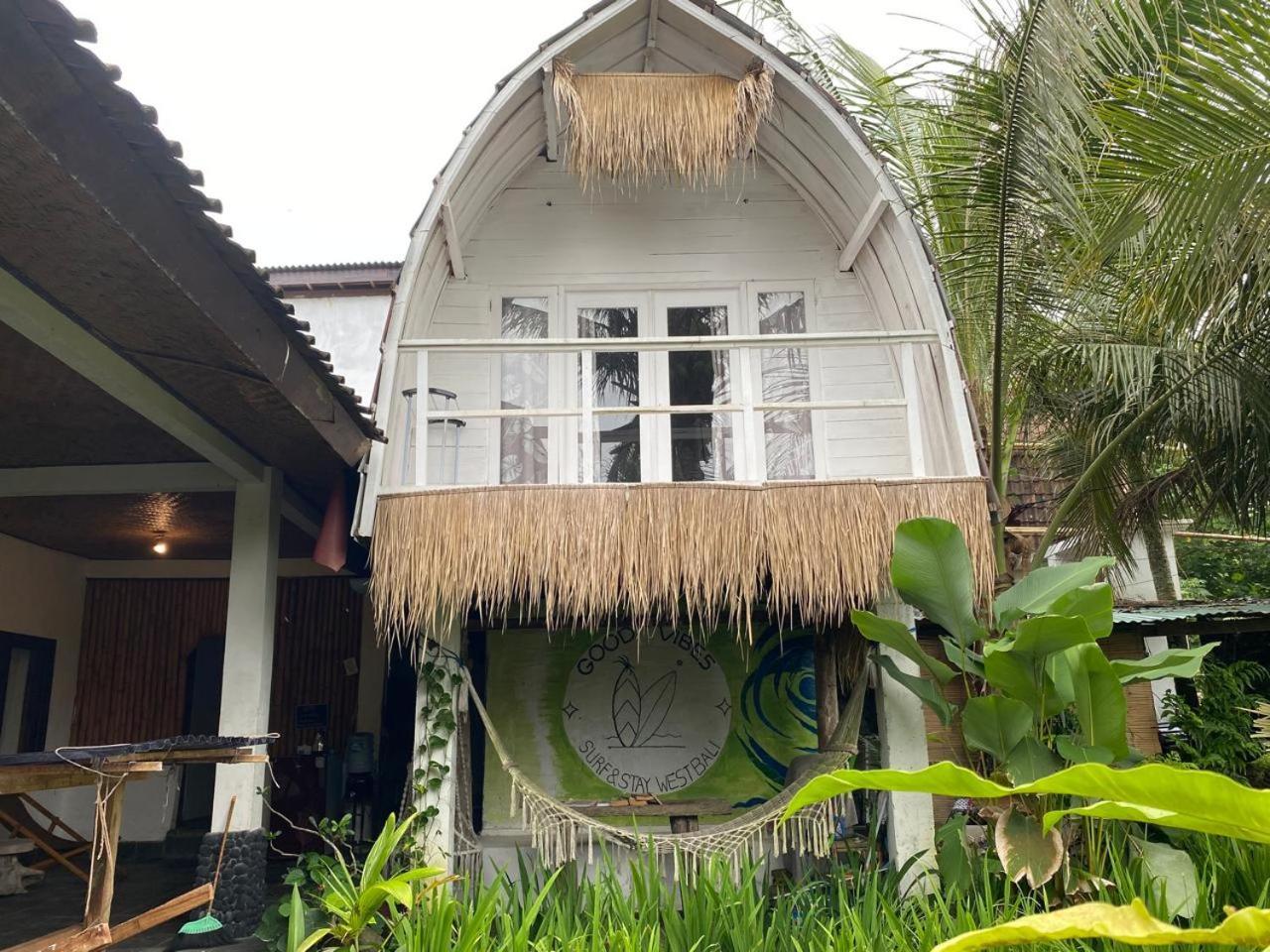 Medewi Good Vibes Stay&Surf Jembrana Exterior foto